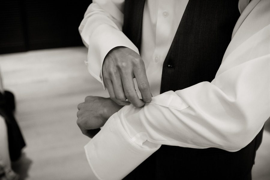 09_Garden_Vineyards_groom_prep002_24