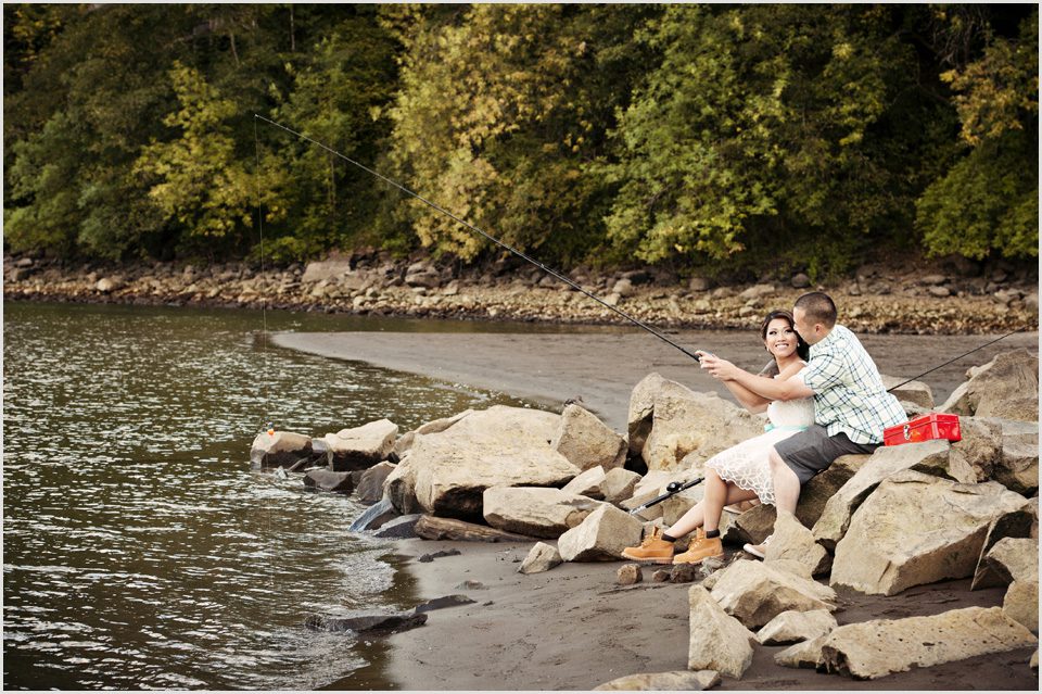 guy teaches fiancé to fish